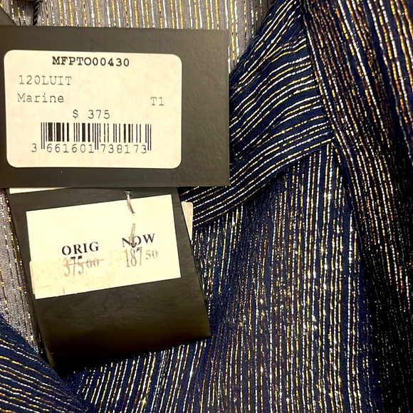 Beautiful Top - Picture 4 of 5